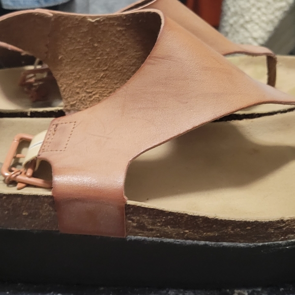 - Platform sandal - Picture 3 of 4